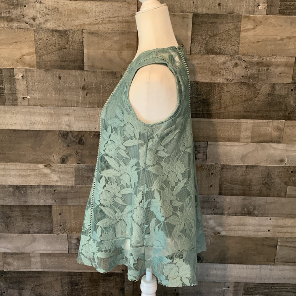 Xhilaration Sleeveless Lace Top - Picture 4 of 16